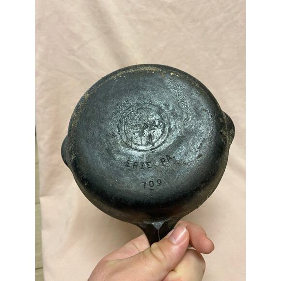 VTG Griswold Small Logo Early Handle #3 6.5" Cast Iron Skillet #709 Iron Skillet - Picture 2 of 2